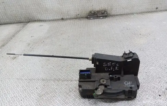 Opel Combo C Front door lock 13154792