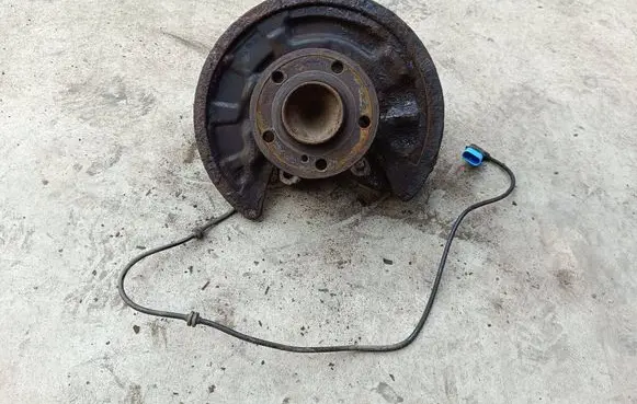 Mercedes-Benz CLA C117 X117 W117 Rear wheel hub spindle/knuckle A2460406