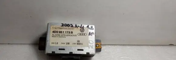Audi A4 S4 B5 8D Alarm control unit/module 4D0951173B FKW396 960014