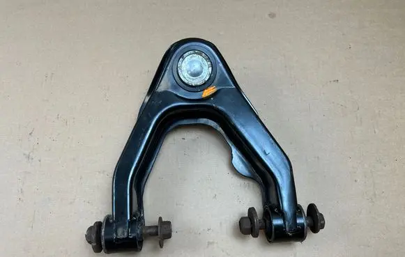 Nissan Navara D22 Front upper control arm/wishbone