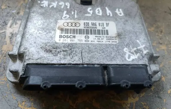 Audi A4 S4 B5 8D Engine control unit/module 038906018BF 28SA3478 0281001765