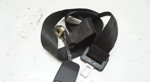 Peugeot 607 Middle seatbelt (rear) 33000226