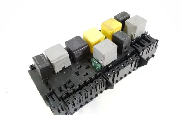 Mercedes-Benz GL X166 Fuse module A1669063801