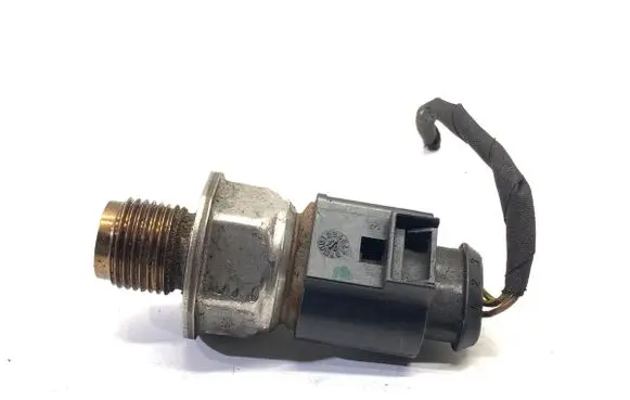 Volkswagen Golf VI Fuel pressure sensor 03L906051