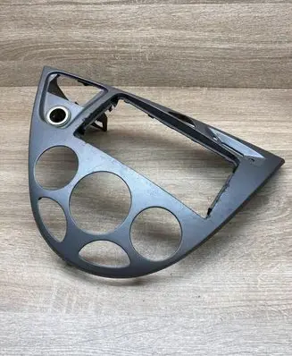 Ford Focus Radio/GPS head unit trim 98ABA046A04AE