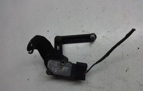 Headlight/headlamp level sensor
