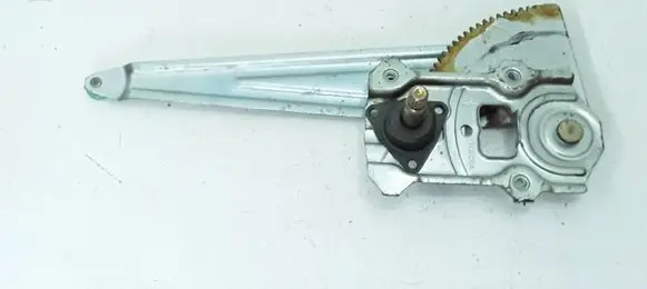 Rear door manual window regulator