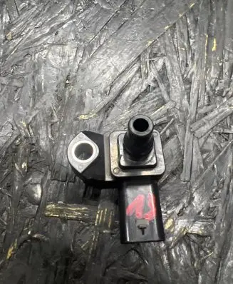 BMW 1 E82 E88 Air pressure sensor 7804742 9080