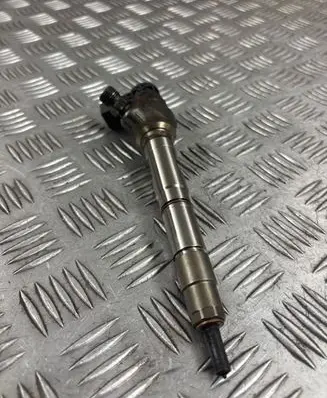 Audi A6 S6 C7 4G Fuel injector 04L130277AE