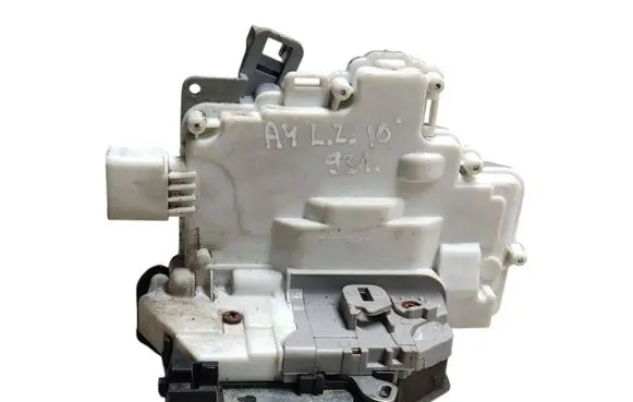 Audi A4 S4 B8 8K Rear door lock 8K0839015