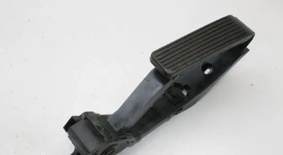 Mercedes-Benz CL C216 Accelerator throttle pedal A2203000104
