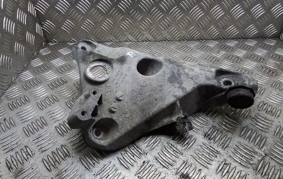 BMW X5 F15 Engine mounting bracket 6859785 22116859785