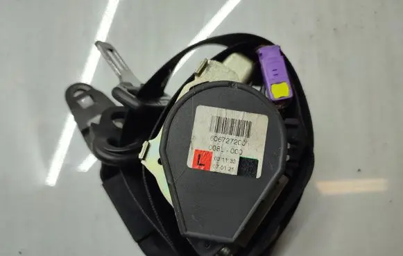Audi Q7 4L Front seatbelt 4L1857705