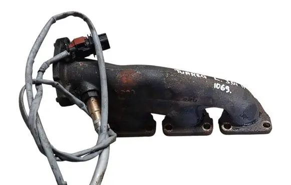 Volkswagen Touareg II Exhaust manifold 06E253033M 06E906262K