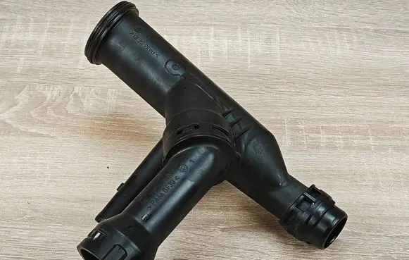 Audi A6 S6 C7 4G Engine coolant pipe/hose 04L121026R