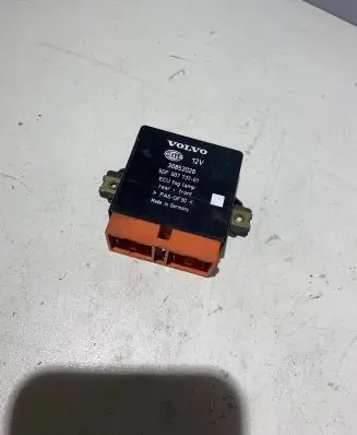 Volvo S40, V40 Other relay 30852028 5DF00773701