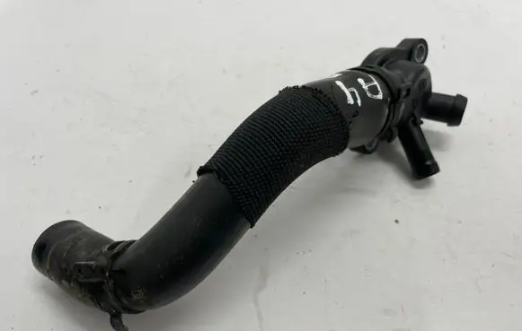 Audi A4 S4 B9 Engine coolant pipe/hose 04L122157BE