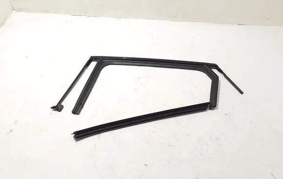 Renault Scenic E-Tech V Rubber seal rear door 823317276R