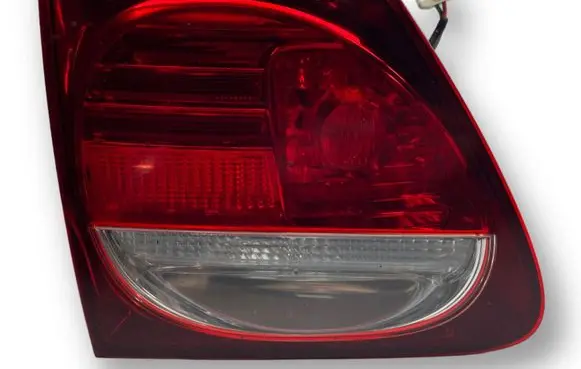 Tailgate rear/tail lights