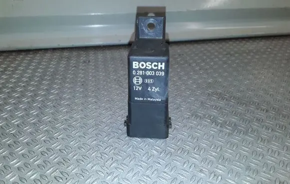 Iveco Daily 35.8 - 9 Glow plug pre-heat relay 0281003039