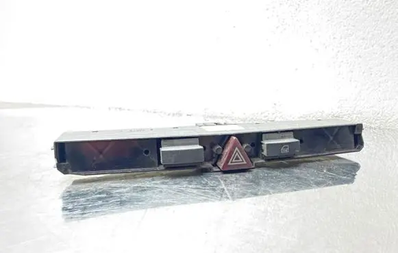 Opel Astra H Hazard light switch 13100105