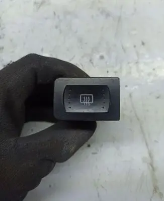 Volkswagen Golf IV Windscreen/window heater switch 1J0959621C