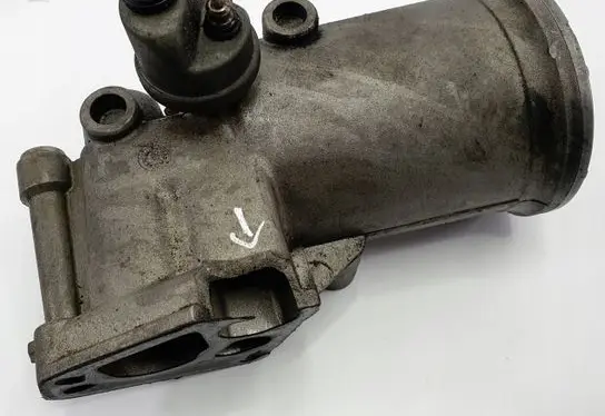 Mercedes-Benz S W126 Oil filter mounting bracket 0011846525