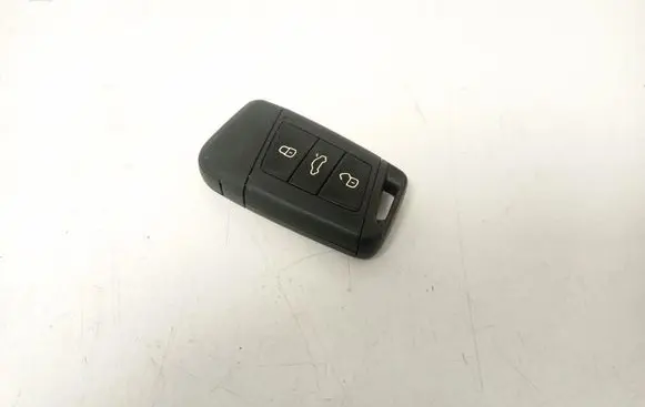 Volkswagen PASSAT B8 Ignition key/card 