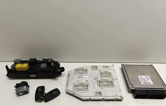 Mercedes-Benz Sprinter W907 W910 Engine ECU kit and lock set A6519003603 A6519013302 2859747AXX3