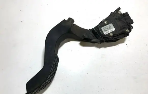 Audi A4 S4 B5 8D Accelerator throttle pedal 8d1721523