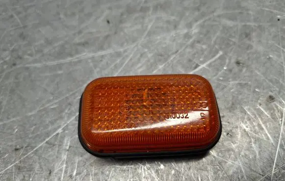 Nissan Terrano Front fender indicator light 261600F000