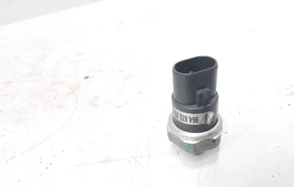 Air conditioning (A/C) pressure sensor