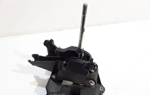 Ford Focus Gear shifter/selector BV6R7C453CAC