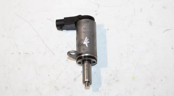 Audi A4 S4 B8 8K Camshaft vanos timing valve 06H103697A