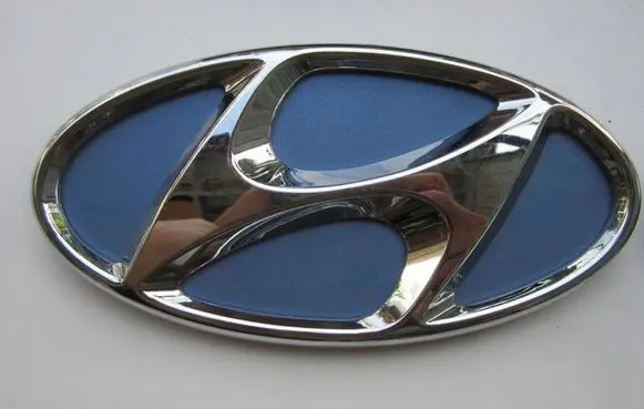 Hyundai i30 Manufacturers badge/model letters 