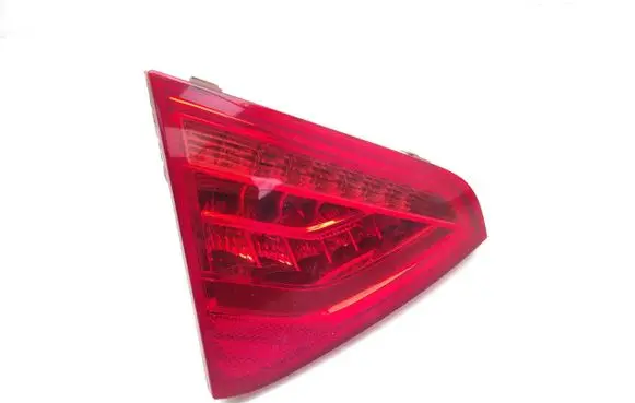 Tailgate rear/tail lights