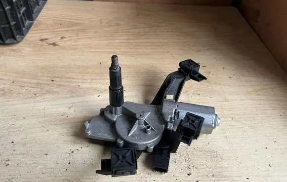 Peugeot 207 Rear window wiper motor 9652418780 0390201813