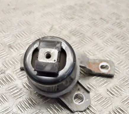 Volvo XC60 Engine mount bracket 31330135