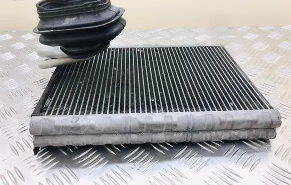 Audi A5 8T 8F Air conditioning (A/C) radiator (interior) 8K0820751 H1405004