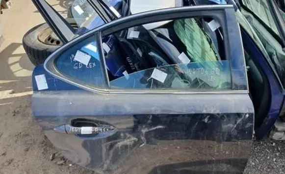 Lexus IS 220D-250-350 Rear door melynos