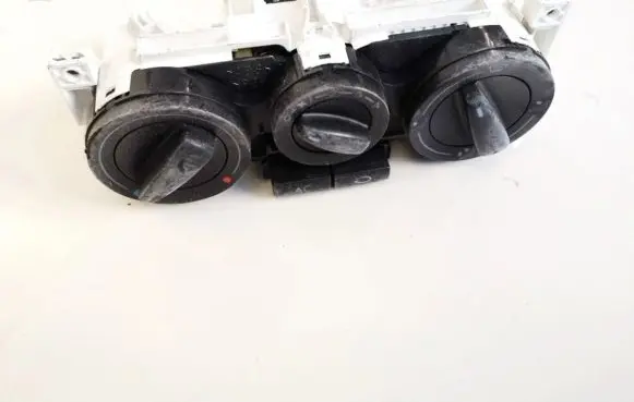 Volkswagen Golf IV Climate control unit 1J0820045F