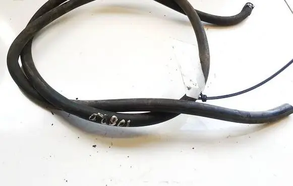 Volvo V70 Engine coolant pipe/hose