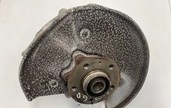 Rear wheel hub