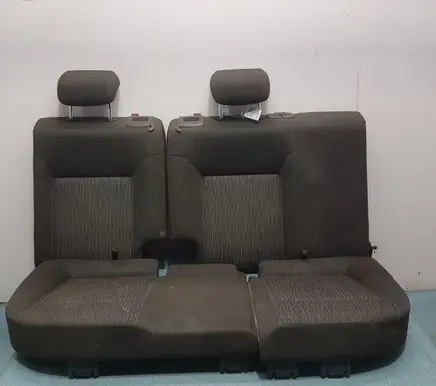 Opel Astra J Second row seats 