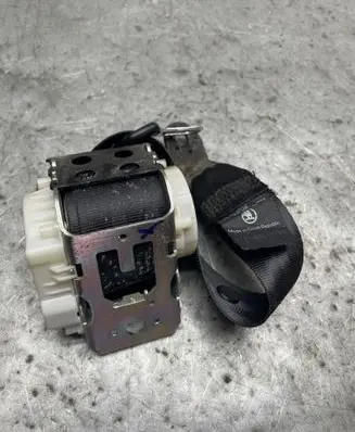 Skoda Fabia Mk2 (5J) Rear seatbelt 5J6857448A 34066182