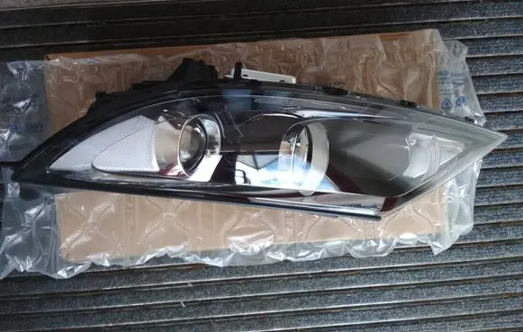 KIA Sportage Headlight/headlamp 921013U101