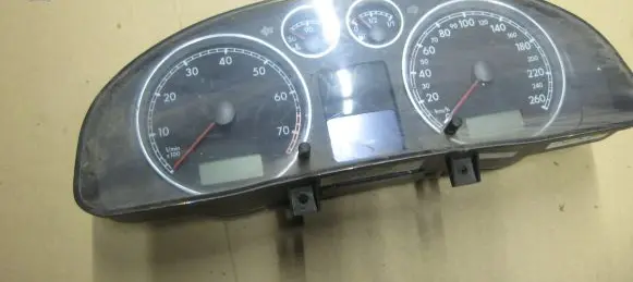 Volkswagen PASSAT B5.5 Speedometer (instrument cluster) 3B0920829