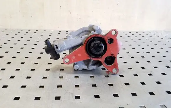 Nissan Qashqai Vacuum pump 146503760