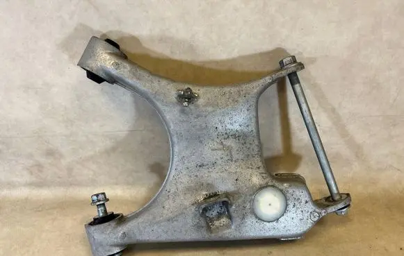 BMW 5 E39 Rear control arm 33322229516