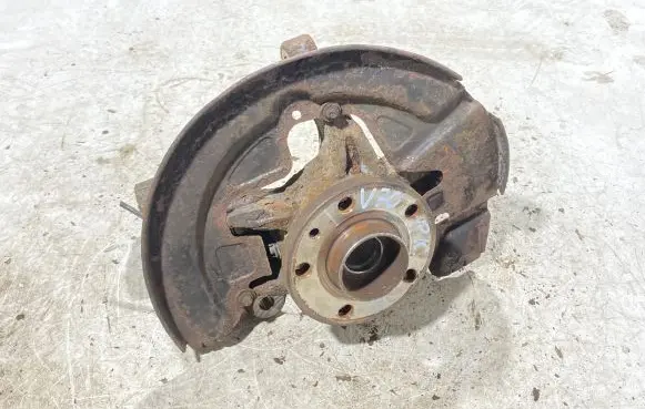 Front wheel hub spindle knuckle